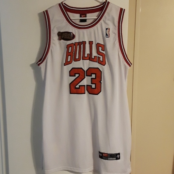 Nike Chicago Bulls Michael Jordan Finals Jersey - Picture 2 of 5